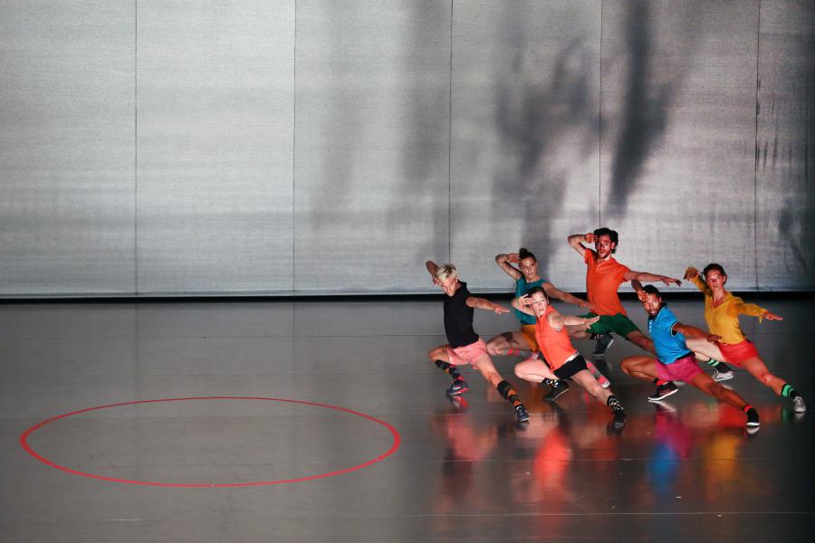 Dansers door de knieën 