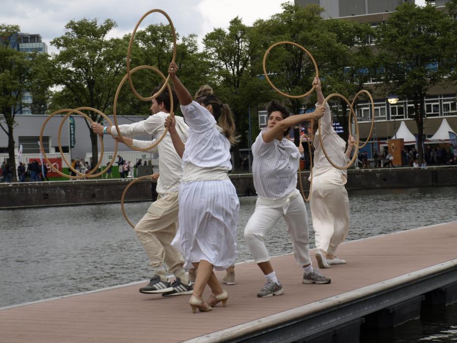 STILL LIFE IN THE CITY